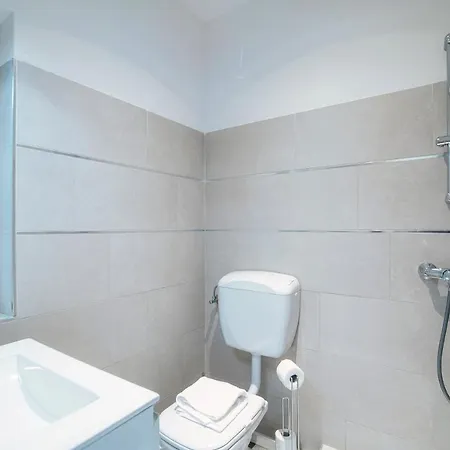 Bellavista 1 E 2 Apartment